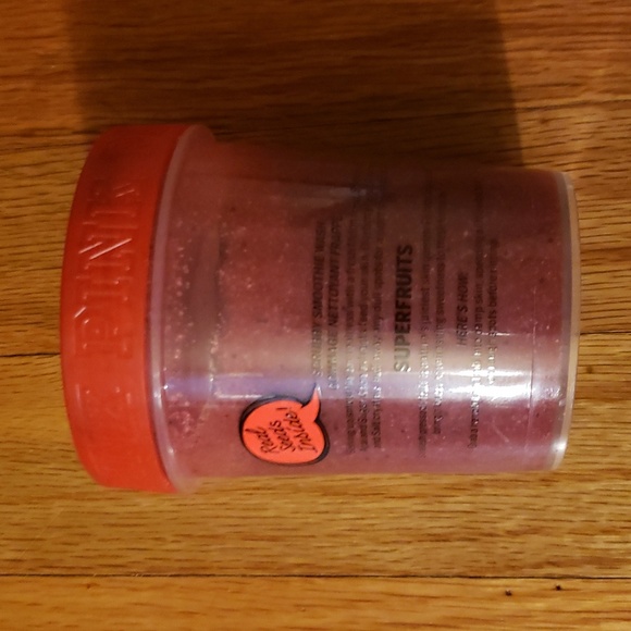 PINK Victoria Secrets Melon Scrub with Blueberry Seeds 10 oz - Picture 2 of 4
